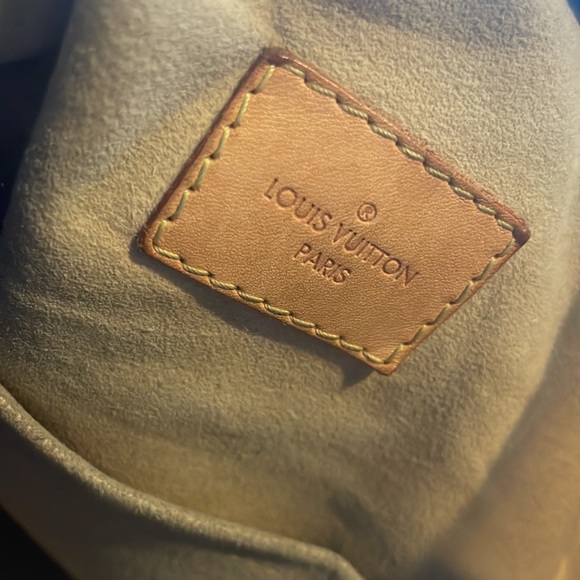 Louis Vuitton Artsy MM - Picture 6 of 9